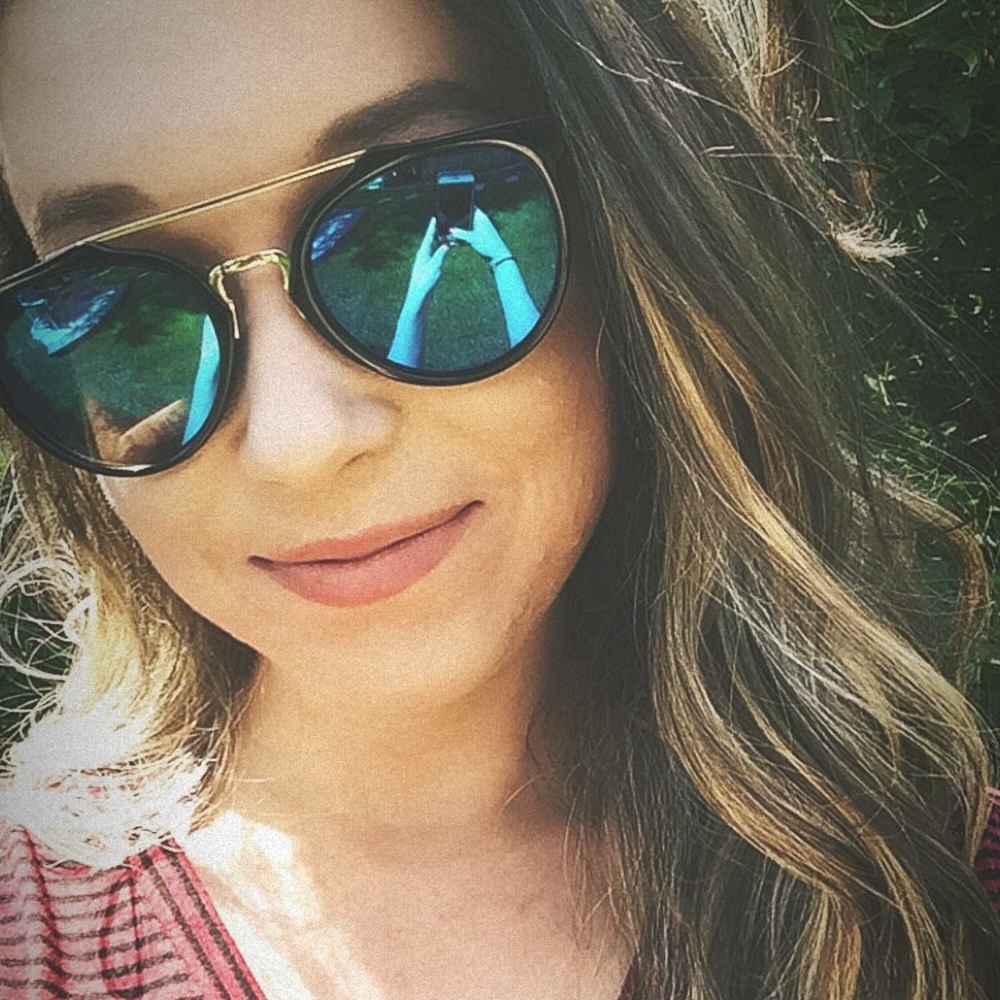 Meet your Posher, Lauren